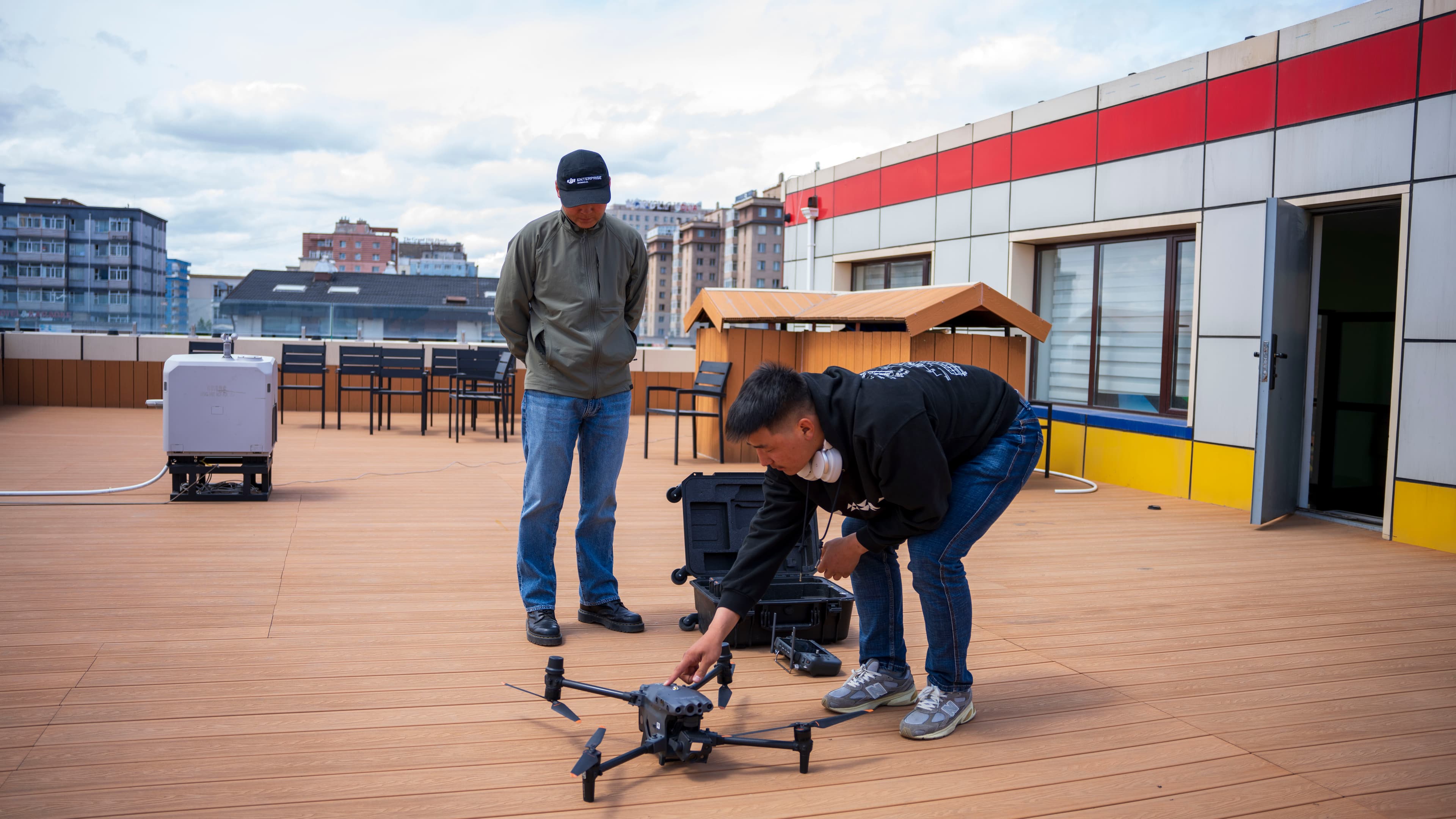 Эрчим хүчний шугамын хяналт, шалгалтын ажлын хүрээнд DJI Matrice Series дроны шийдлийг хэрэгжүүлж, операторын сургалтыг зохион байгууллаа.